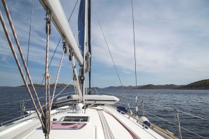 sailboat-950352_640
